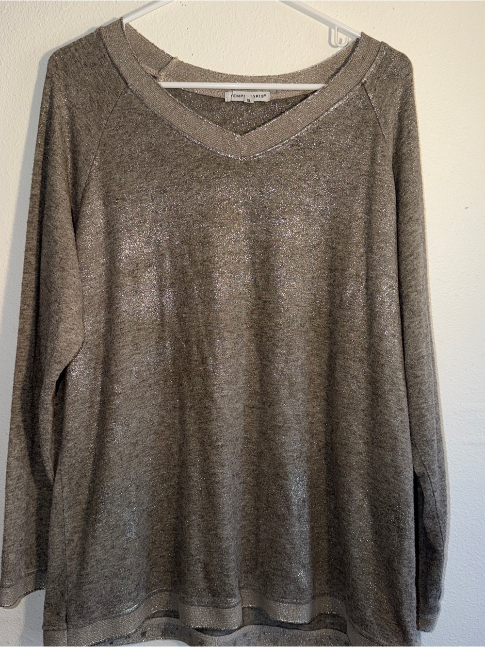 Tempo Paris Shimmery Silver-Gray V-Neck Top w/ stars on back XL
